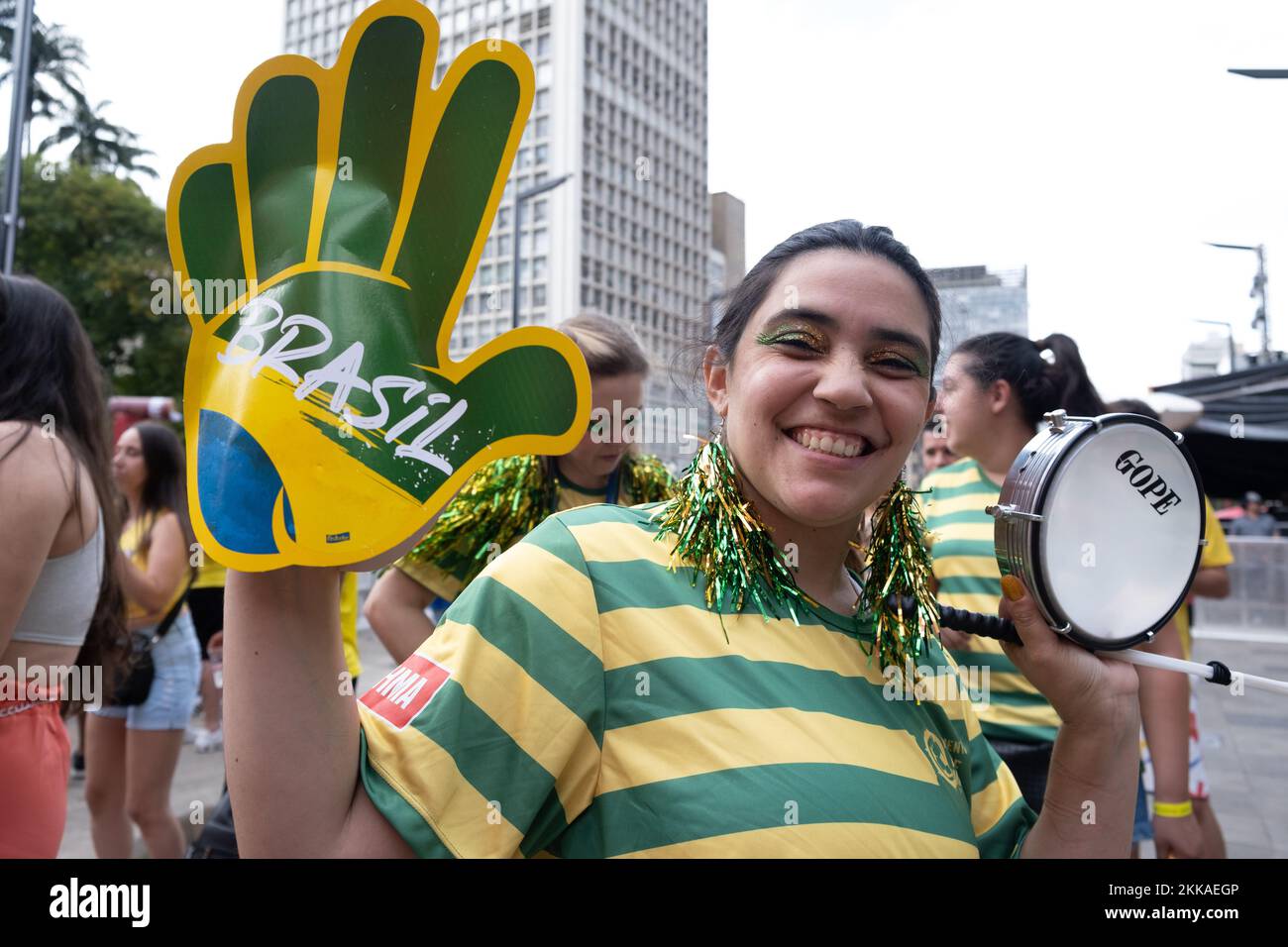 November 24, 2022: brazilian fans reacts to the match between Brazil x Serbia for the 2022 world cup at the fan fest zone in Sao Paulo (Credit Image: © Dario Oliveira/ZUMA Press Wire) Stock Photo