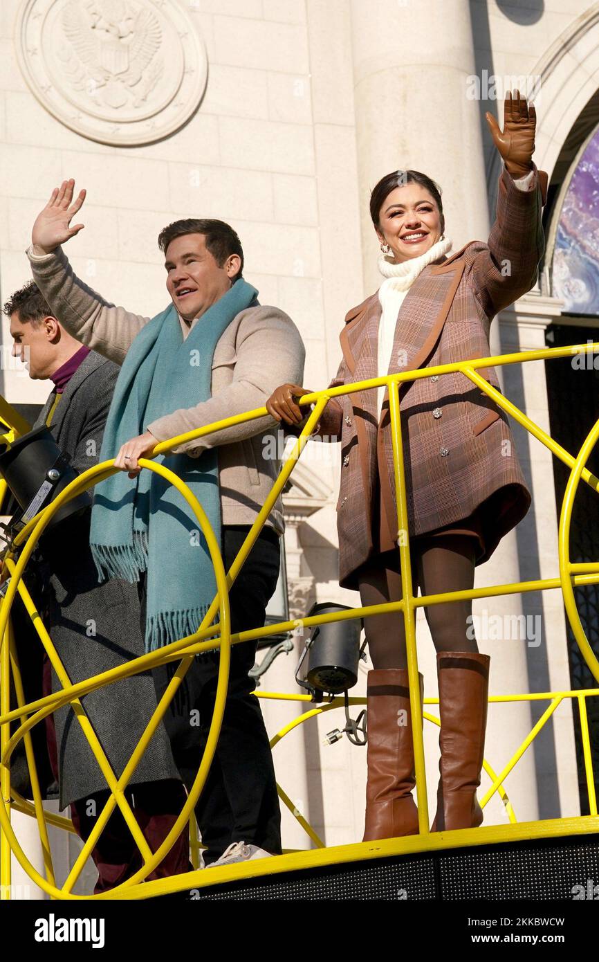 New York, NY, USA. 24th Nov, 2022. Bumper in Berlin, Adam Devine, Sarah