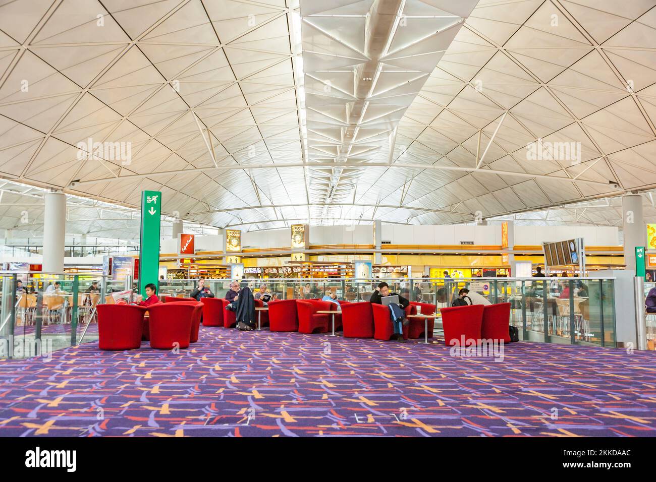 Departure hall of hong kong international airport hi-res stock photography  and images - Alamy