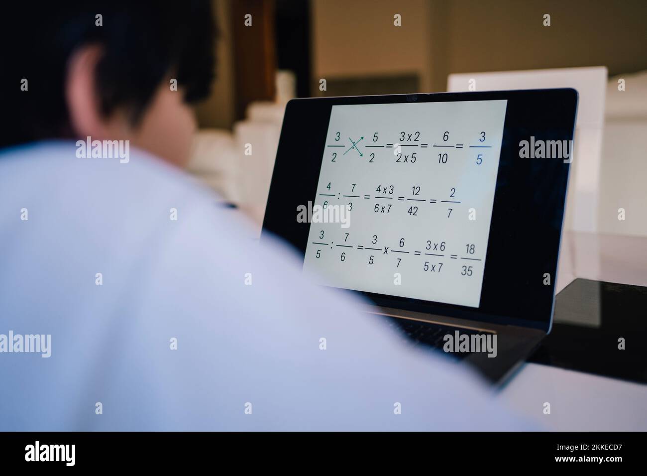 Child computer back view school hi-res stock photography and images - Alamy