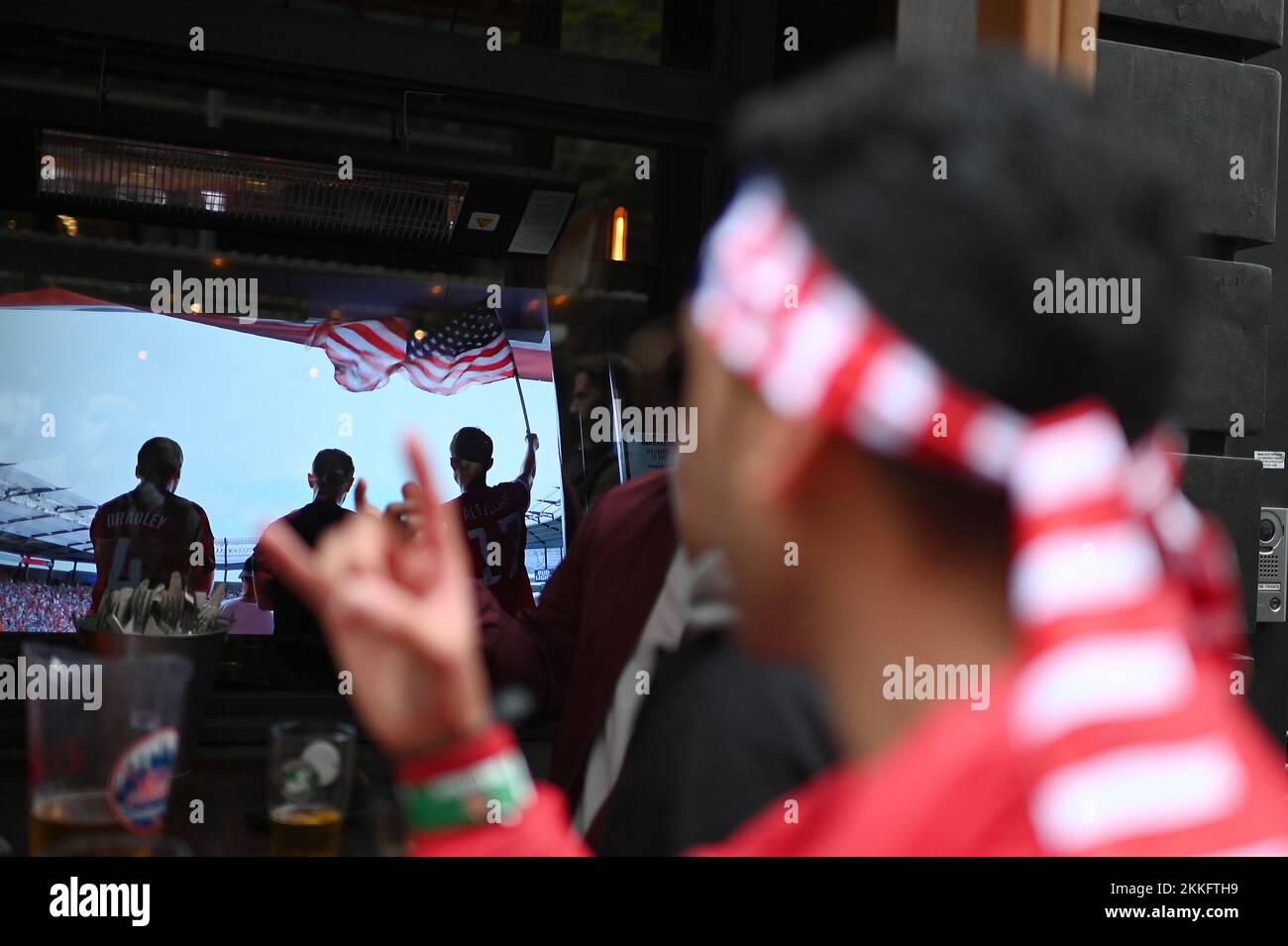 New York, USA. 25th Nov, 2022. Soccer fans watch the USA vs. England match at a World Soccer Cup watch party at Smithfield Hall, New York, NY, November 25, 2022. (Photo by Anthony Behar/Sipa USA) Credit: Sipa USA/Alamy Live News Stock Photo