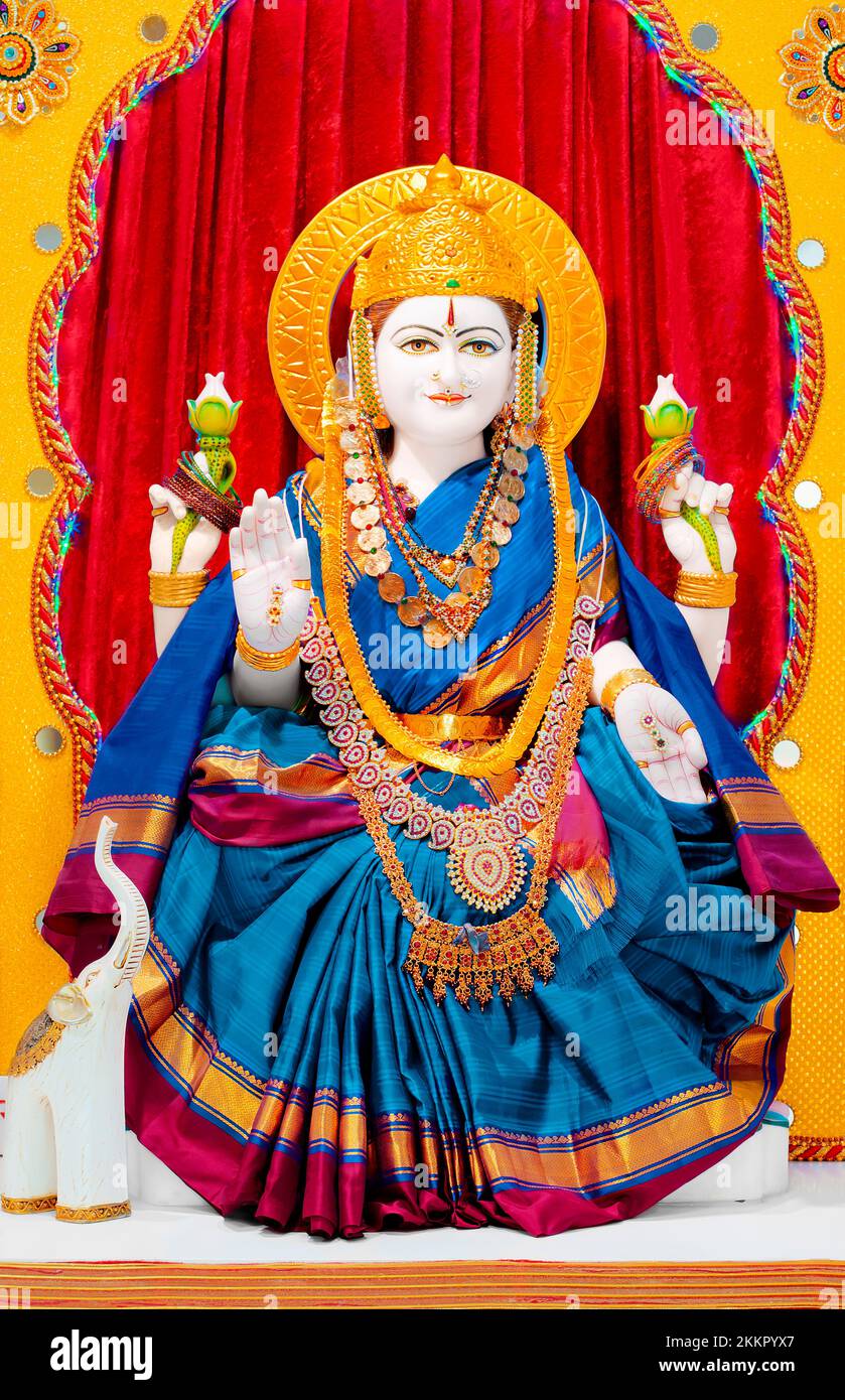 Goddess lakshmi lord ganesha hires stock photography and images Alamy