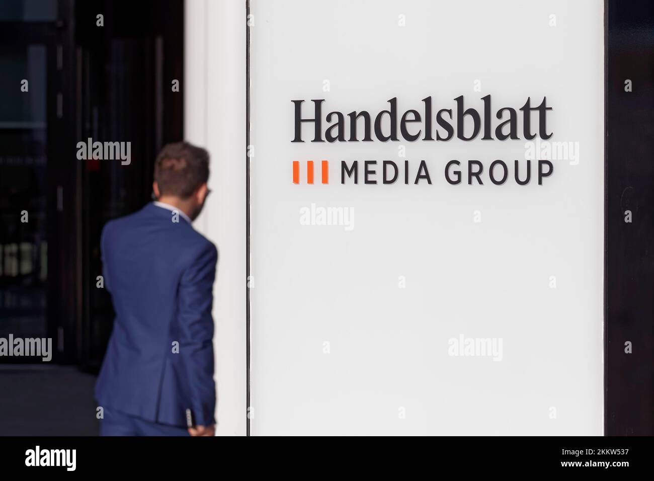 Handelsblatt Media Group, logo on the publishing building, business and  financial newspaper, Düsseldorf, North Rhine-Westphalia, Germany, Europe  Stock Photo - Alamy