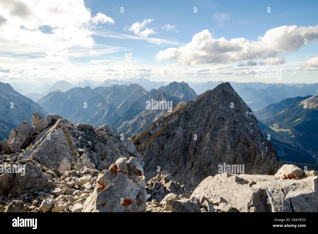 Hochalpine Felslandschaft im Karwendel Stock Photo
