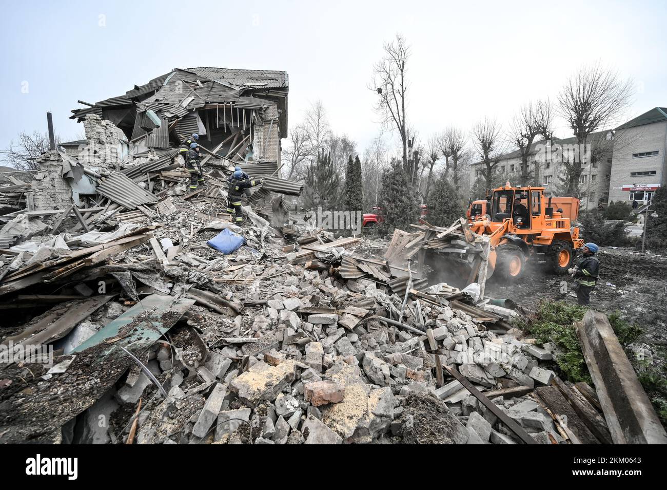Non Exclusive: VILNIANSK, UKRAINE - NOVEMBER 23, 2022 - The maternity ward of the Vilniansk Multidisciplinary Hospital lies in ruins after a missile a Stock Photo