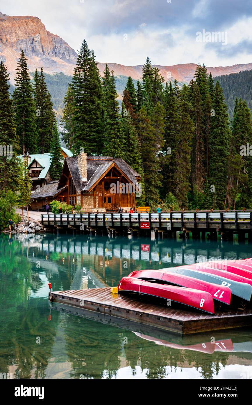 Emerald Lake, Yoho National Park in Canada, British Columbia Stock Photo