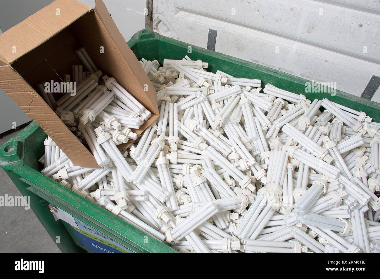 collecting and recycling old fluorescent tubes Holland vvbvanbree