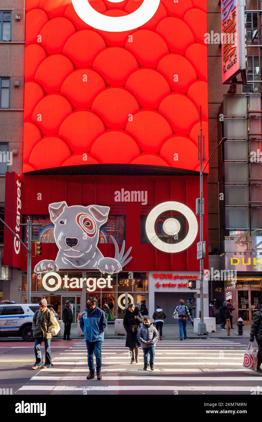 The Target store in Times Square in New York on Sunday, November 20, 2022. (© Richard B. Levine) Stock Photo