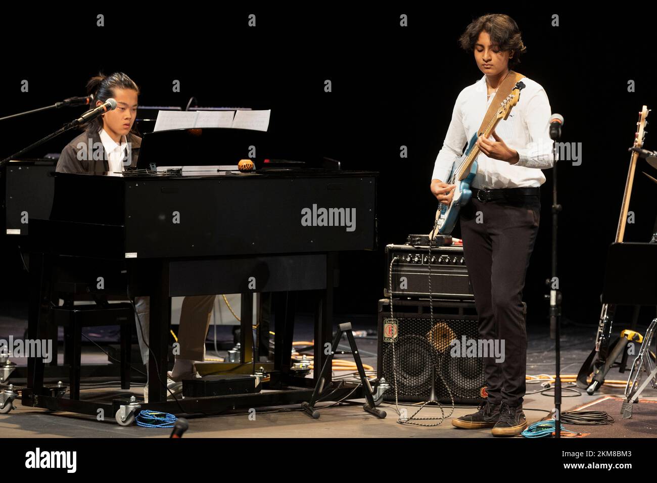 American high school student performance hi-res stock photography and ...