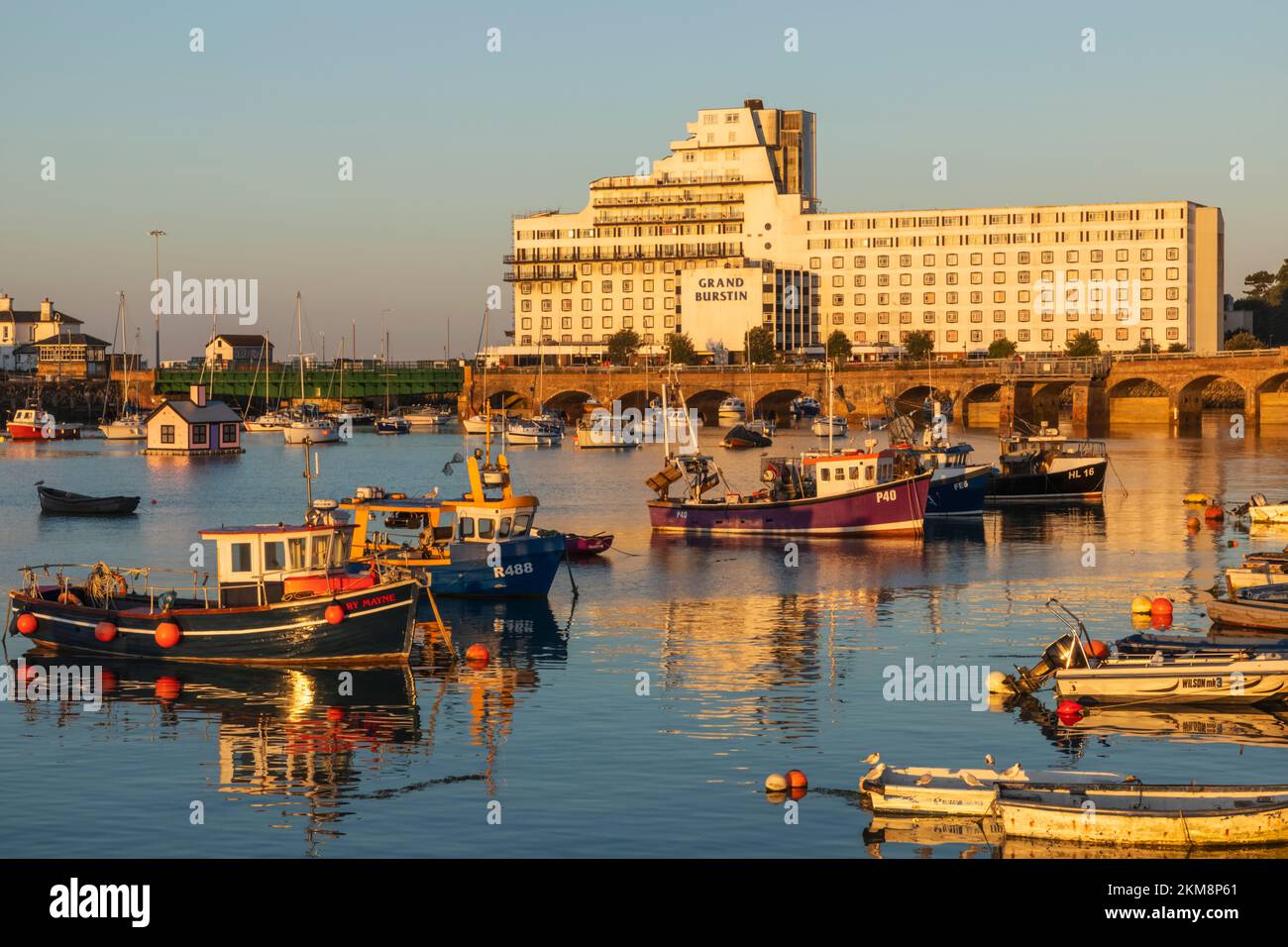 England,  Kent, Folkestone, Folkestone Harbour and The Grand Burston Hotel Stock Photo