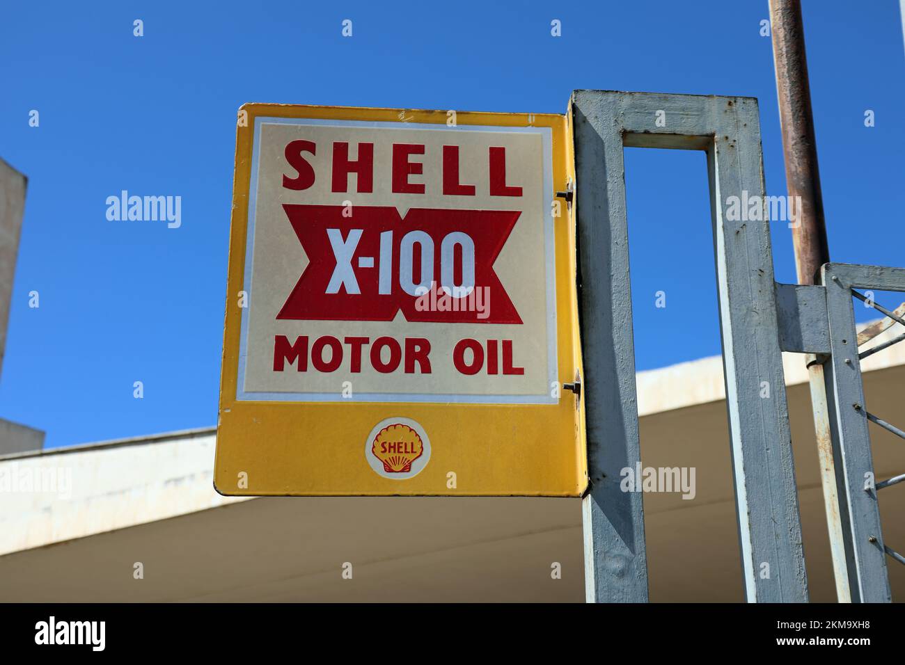 SHELL ENAMEL THERMOMETER vitreous motor oil garage sign petrol oil VAC192