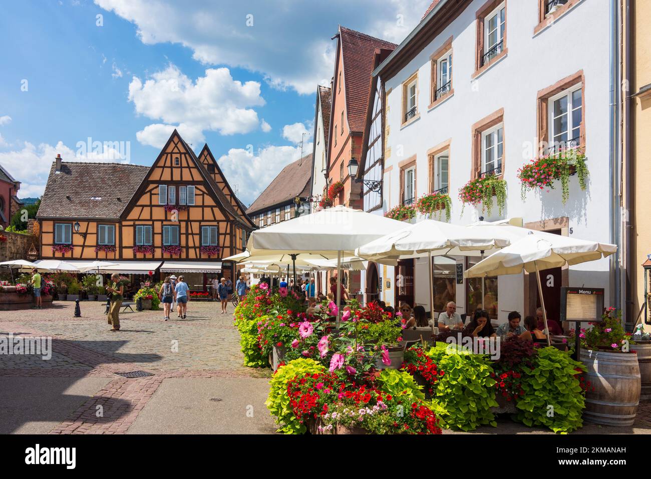 Eguisheim (Egisheim): Old Town, restaurant in Alsace (Elsass), Haut ...