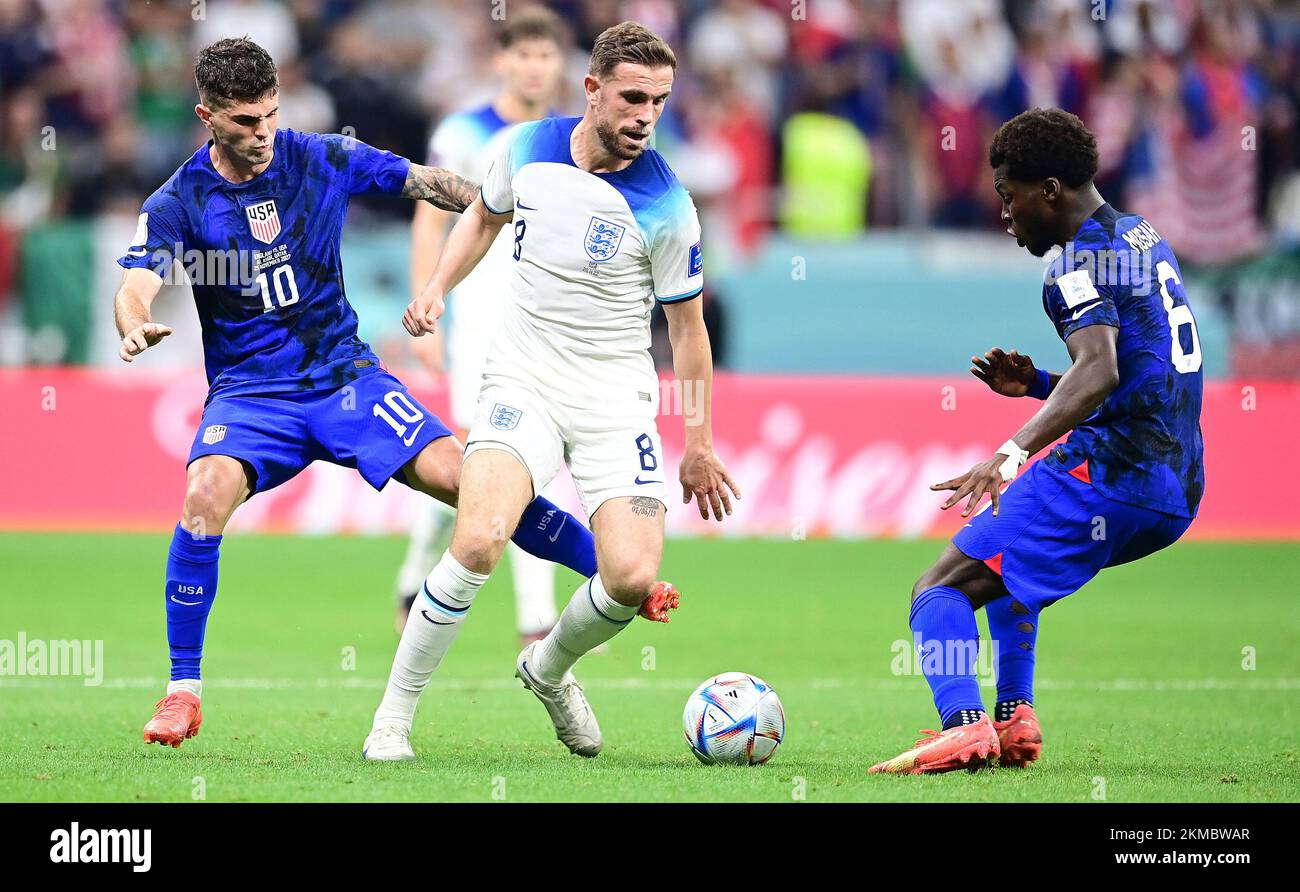 Al Khor, Katar. 25th Nov, 2022. v.l. Christian Pulisic, Jordan Henderson (England), Yunus MusahAl Khor, 25.11.2022, FIFA Fussball WM 2022 in Katar, Gruppenphase, England - USA/ PRESSINPHOTO/Sipa USA Credit: Sipa USA/Alamy Live News Stock Photo