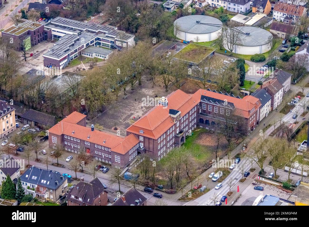 Aerial view, Lutherschule, Wittringer Schule and Werner-von-Siemens-Realschule and plant of RWW Rheinisch-Westfälische Wasserwerksgesellschaft mbH in Stock Photo
