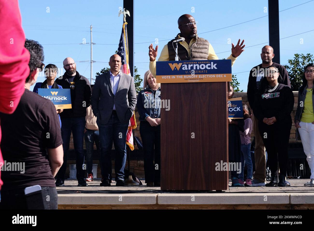 Sandy Springs, Georgia, USA. 26th Nov, 2022. Senator Raphael Warnock(D-GA)  addresses the crowd at a campaign rally in Sandy Springs. The rally was  held on the first day of early voting for