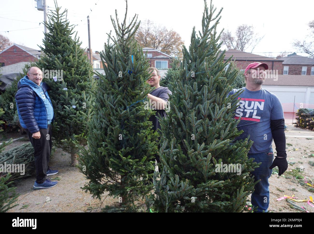 St. Louis, United States. 26th Nov, 2022. Customers wait with their