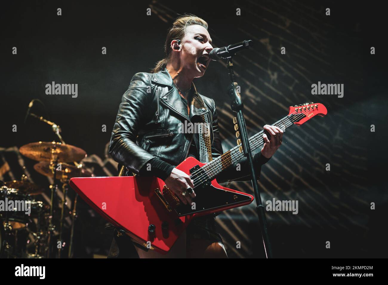 ITALY, MILAN, NOVEMBER 25TH 2022: The American musician, singer and composer Lzzy Hale, founder and leader of the rock band Halestorm, performing live on stage in Milan, opening for the Alter Bridge “Pawns & Kings” European tour. Stock Photo
