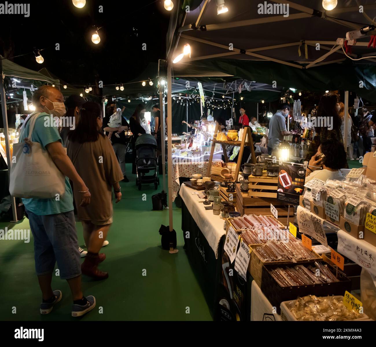 Kennedy Town open air weekend night market, Hong Kong. China Stock Photo Alamy