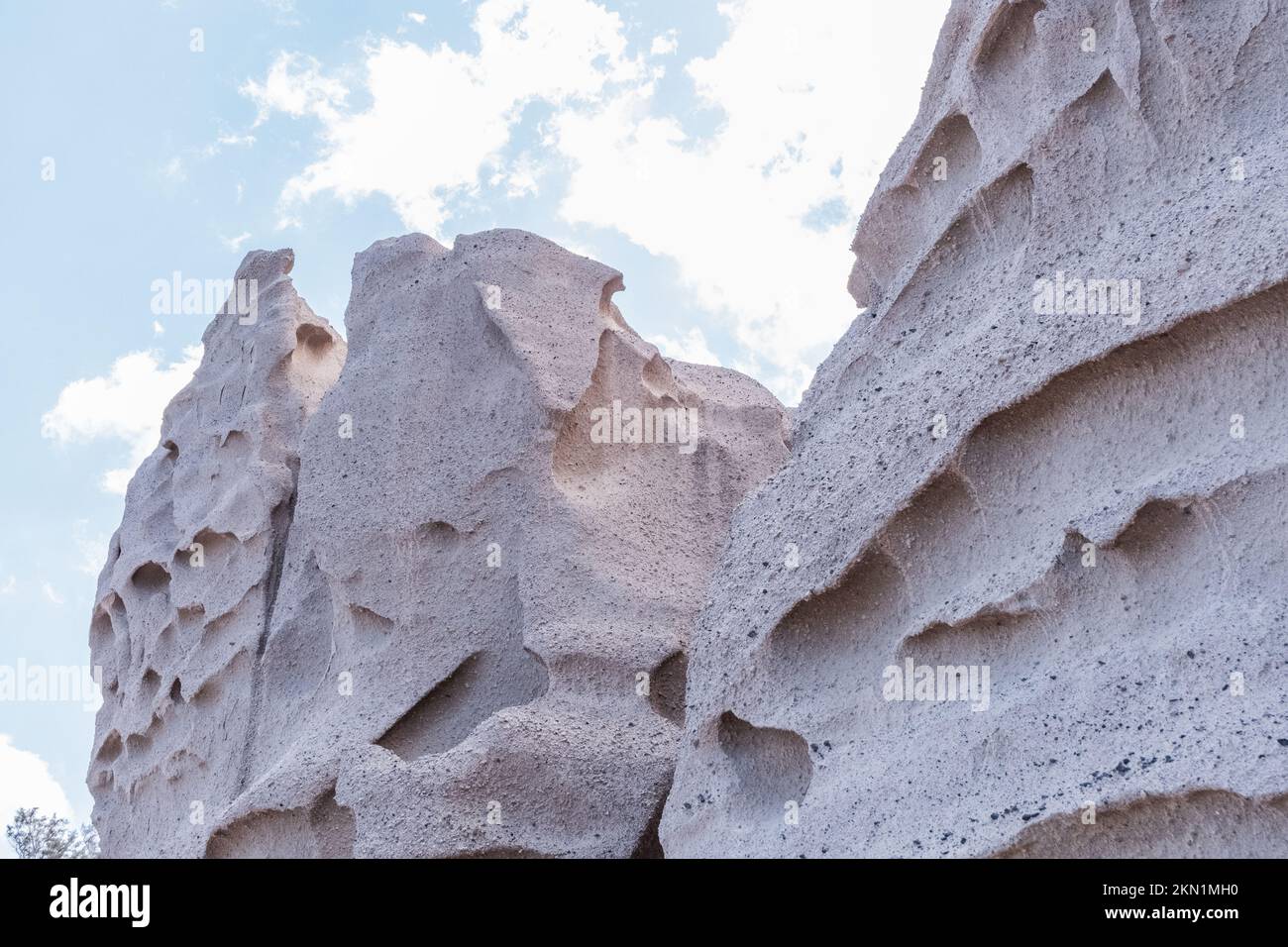 Sandstone building blue white hi-res stock photography and images - Alamy