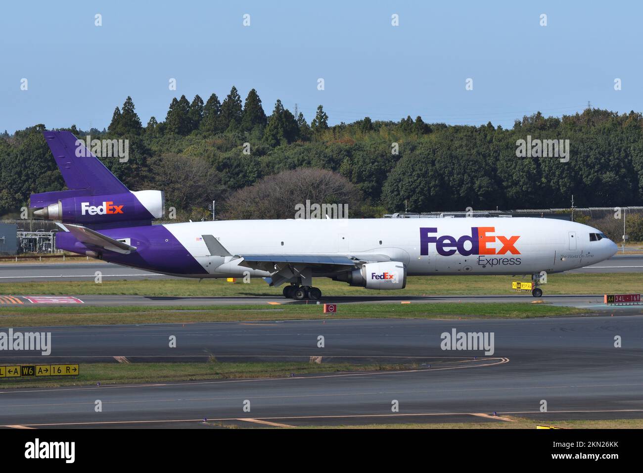Chiba Prefecture, Japan - October 29, 2021: FedEx McDonnell Douglas MD-11F (N585FE) freighter. Stock Photo