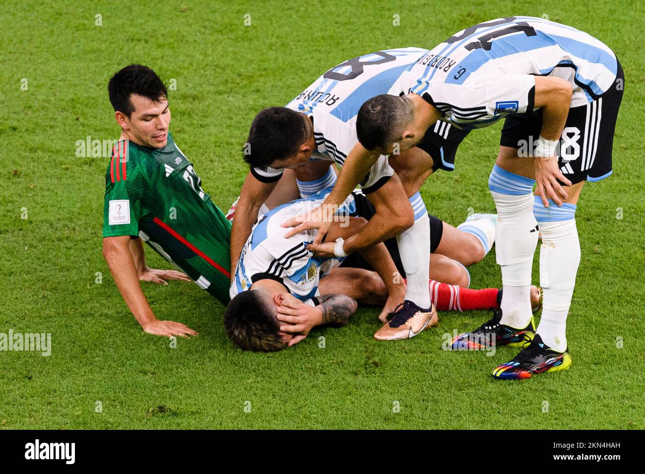 Argentina defender Lisandro Martinez kicked in the face by Mexico's Hirving  Lozano in heated World Cup match