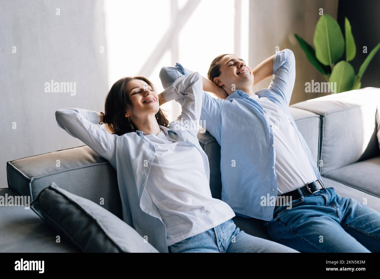 Couple lying side view hi-res stock photography and images - Page 6 - Alamy