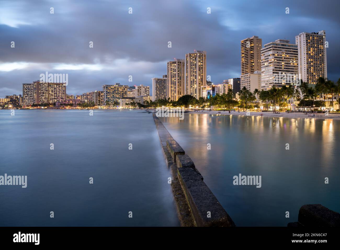 Beautiful aerial waikiki city beach hi-res stock photography and images ...
