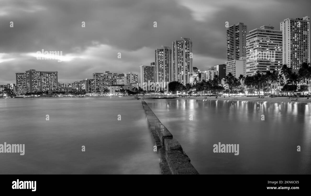 Waikiki bay water Black and White Stock Photos & Images - Alamy