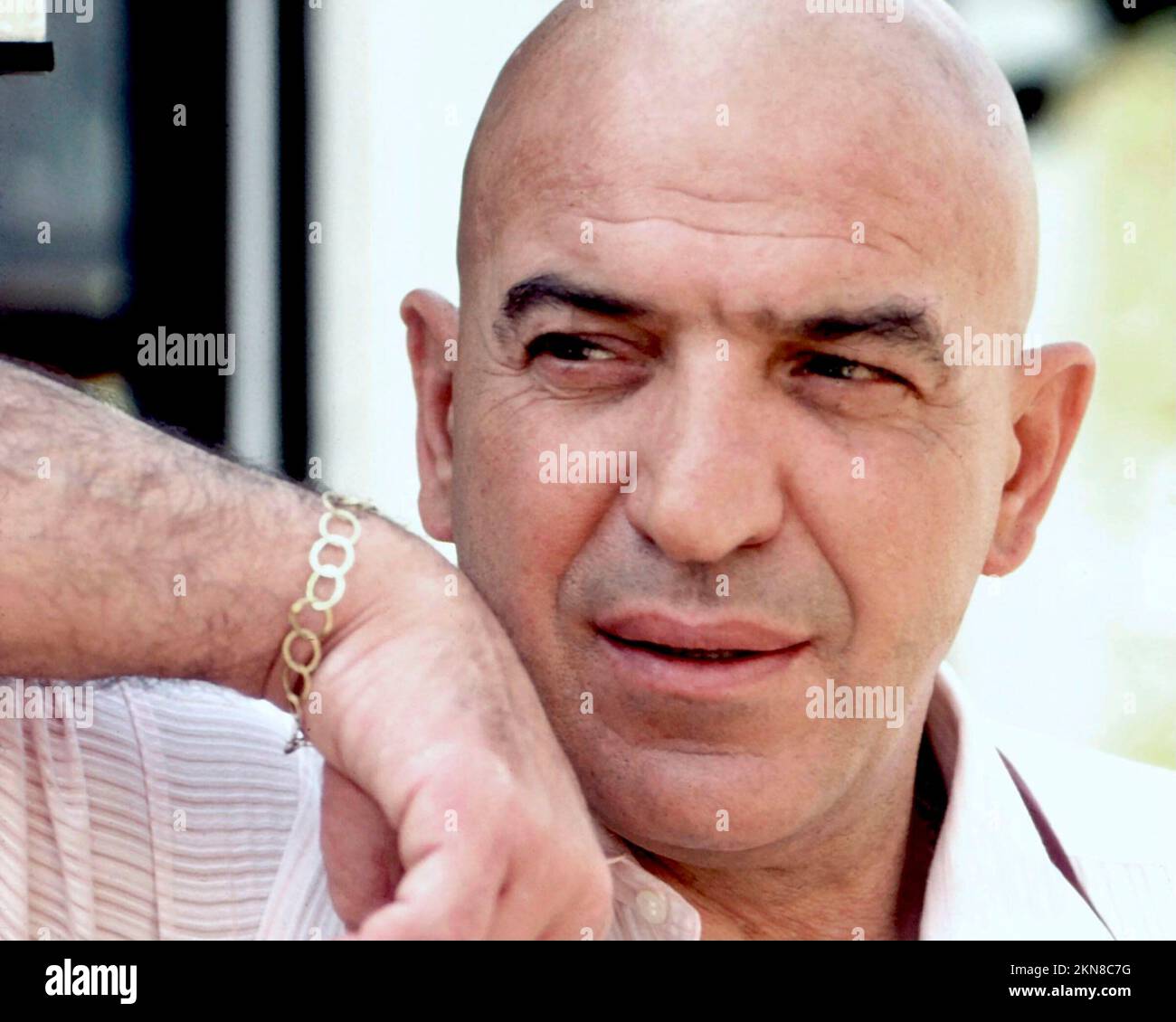 TELLY SAVALAS in KOJAK (1973), directed by JEANNOT SZWARC and RUSS MAYBERRY. Credit: UNIVERSAL TV / Album Stock Photo