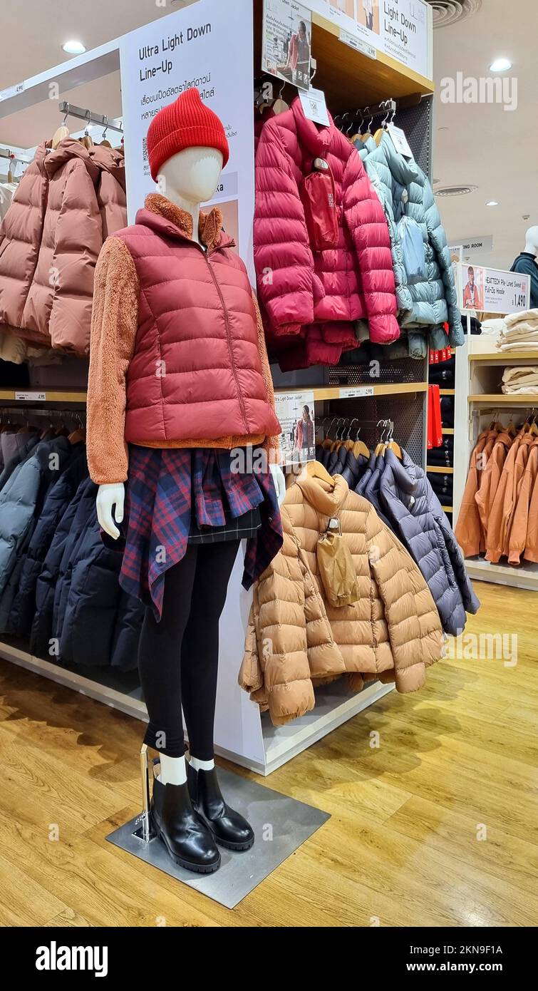 Uniqlo window display hi-res stock photography and images - Alamy