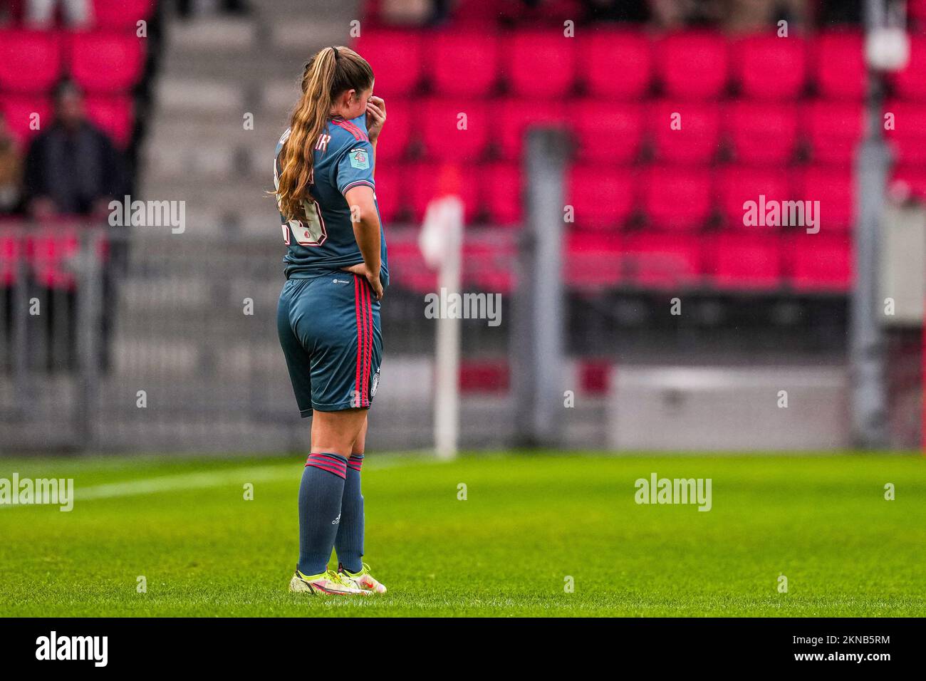 Eindhoven - Romee van de Lavoir of Feyenoord V1 reacts to the 1-0 during the match between PSV V1 v Feyenoord V1 at Philips Stadion on 27 November 2022 in Eindhoven, Netherlands. (Box to Box Pictures/Yannick Verhoeven) Stock Photo