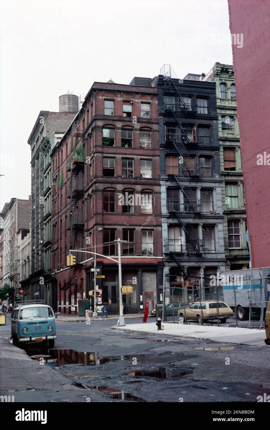 洋書 New York Architecture 1970 to 1990 Amazon.co.jp: New York Architektur 1970 - 1990 : Sabau, Luminita