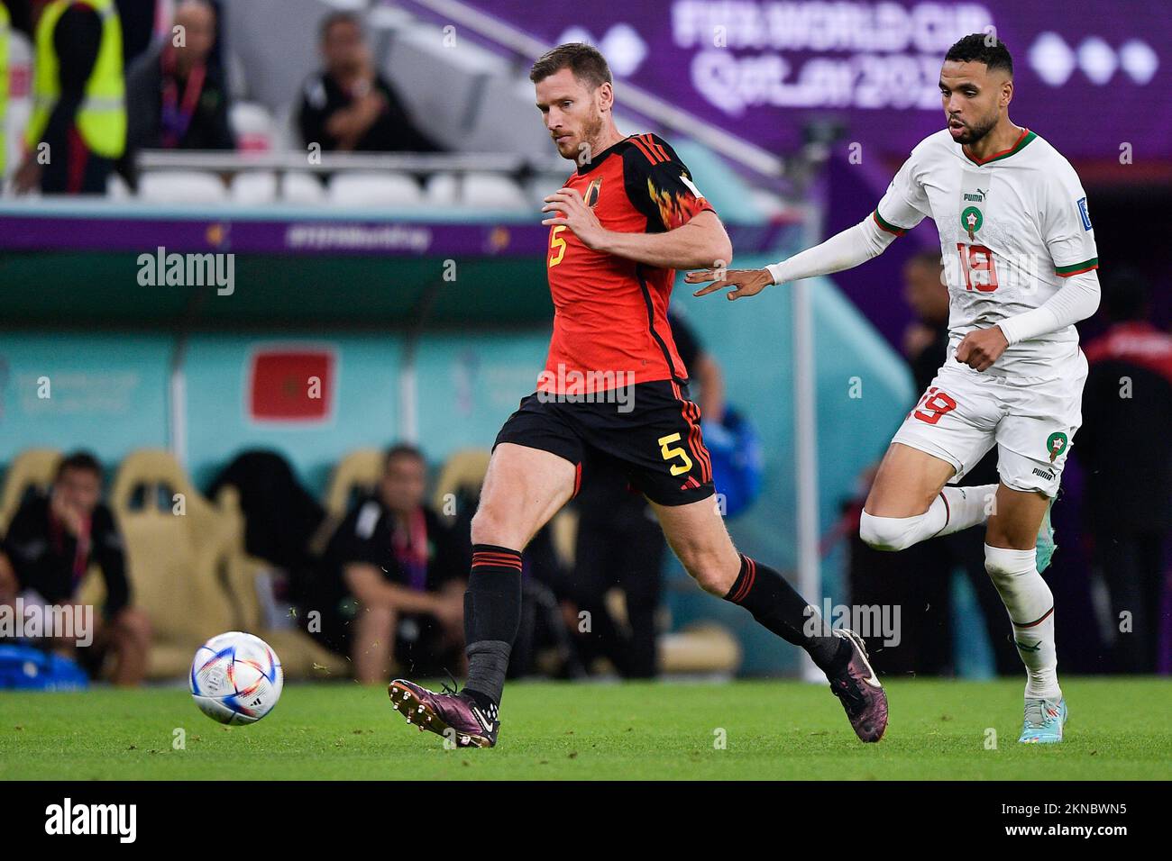 DOHA, QATAR - NOVEMBER 27: Jan Vertonghen of Belgium battles for the ball with Youssef En Nesyri of Morocco during the Group F - FIFA World Cup Qatar 2022 match between Belgium and Morocco at the Al Thumama Stadium on November 27, 2022 in Doha, Qatar (Photo by Pablo Morano/BSR Agency) Stock Photo