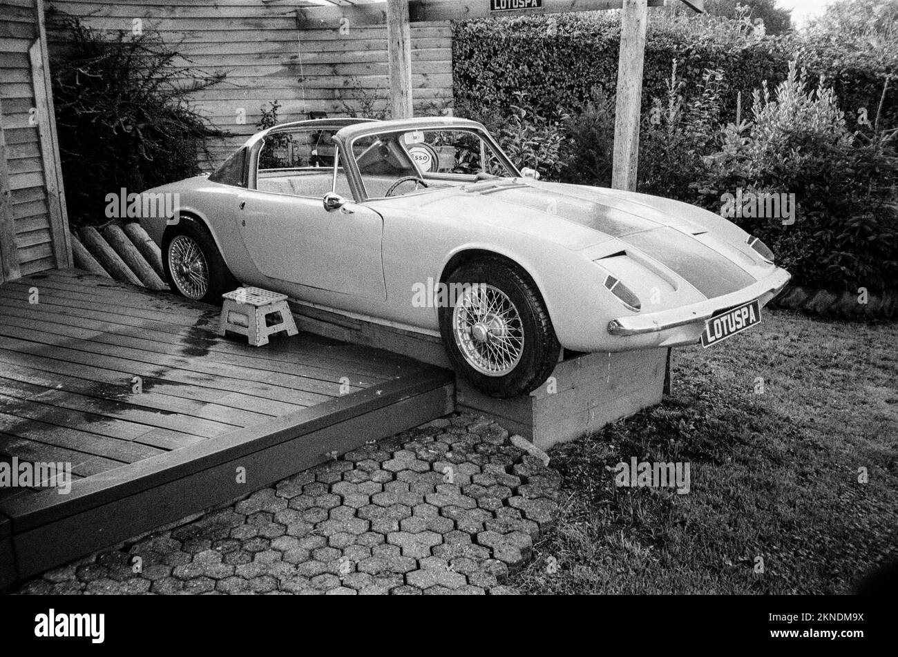 Outdoor hot tub hires stock photography and images Alamy