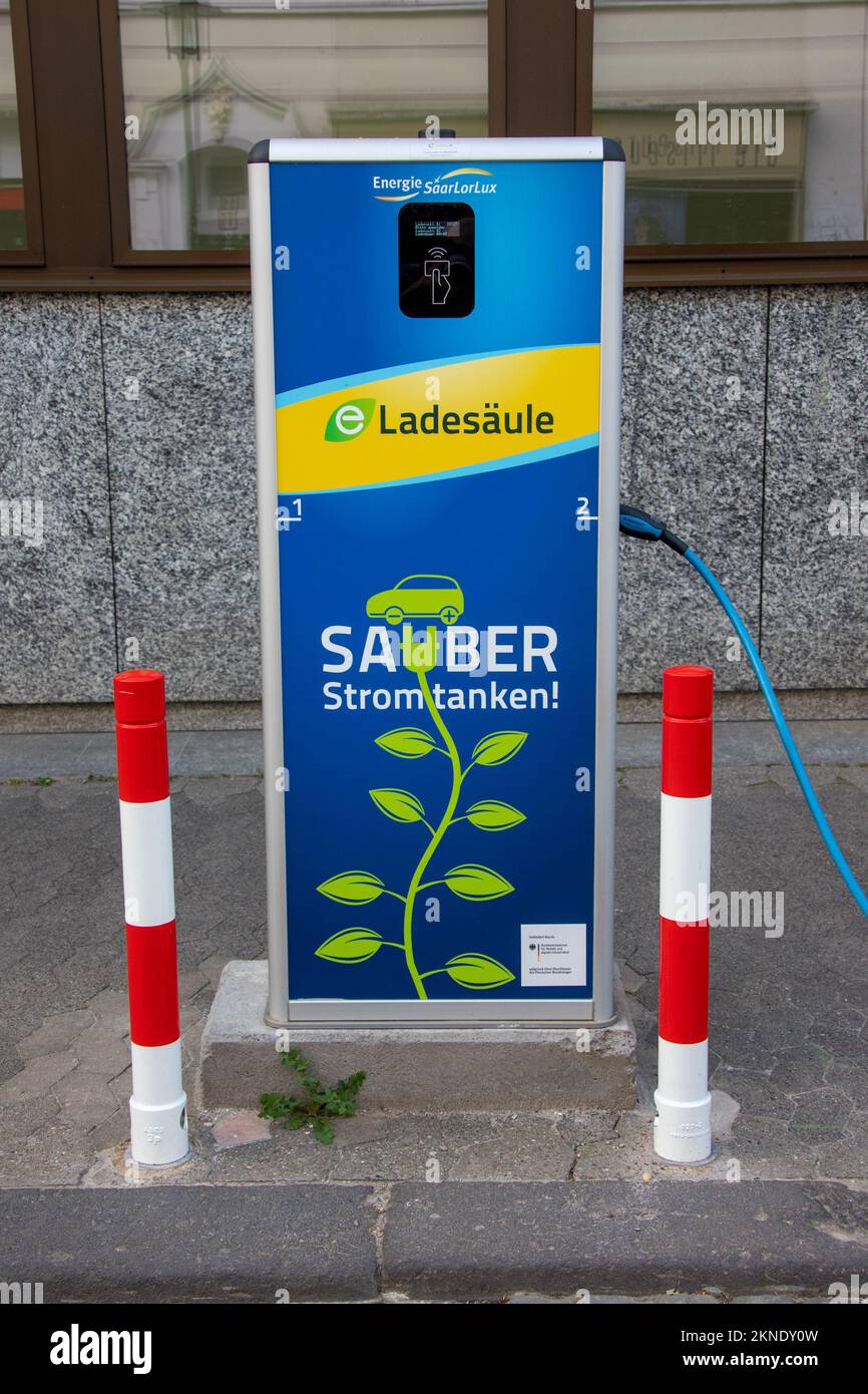 Ladesaule EV electric vehicle charger, Saarbruck, Germany Stock Photo
