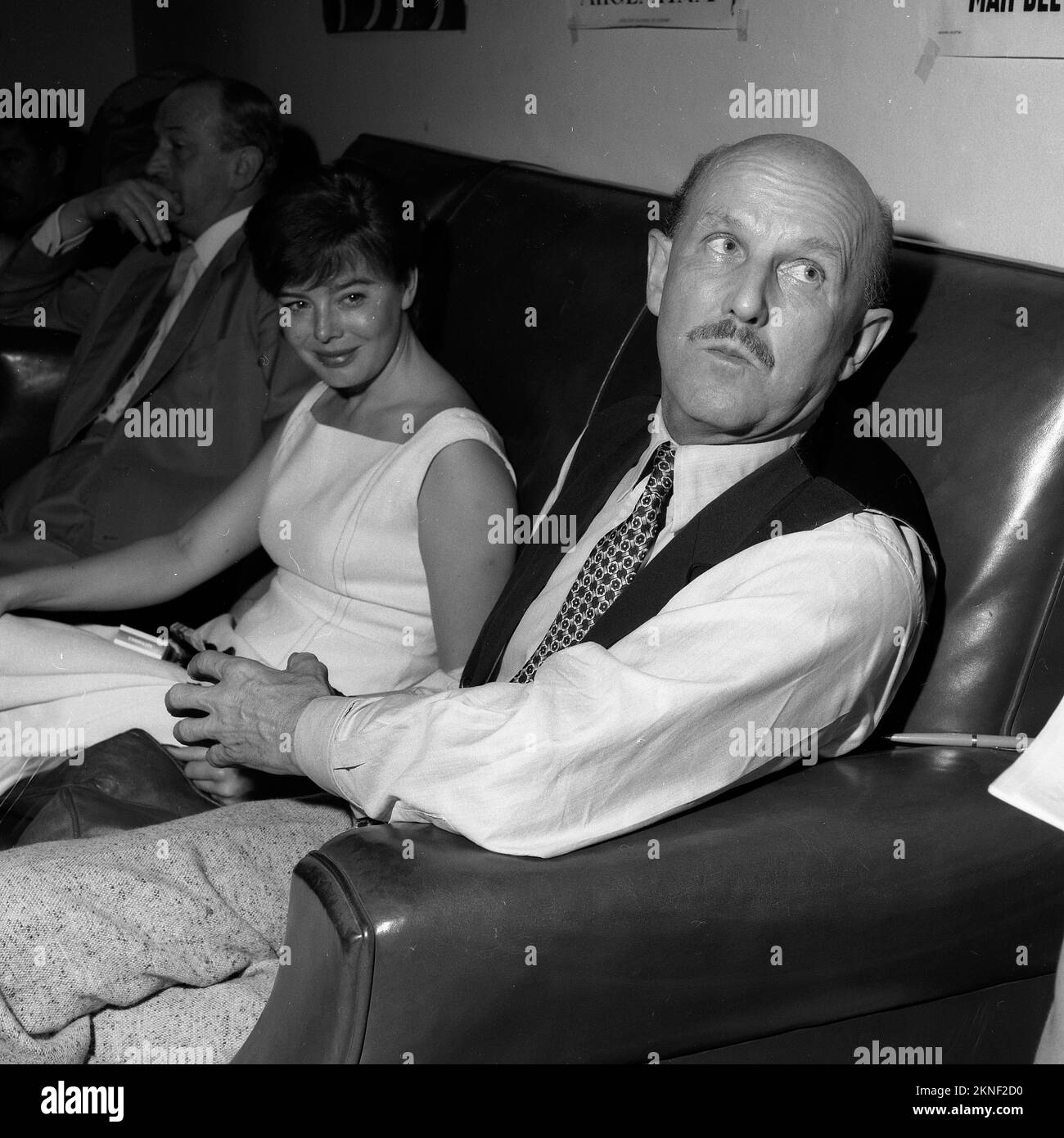 Michael Powell, British producer and filmmaker of The Tales of Hoffmann, The Red Shoes, during a press conference at the Mar del Plata Film Festival, Argentina, March 1962 Stock Photo