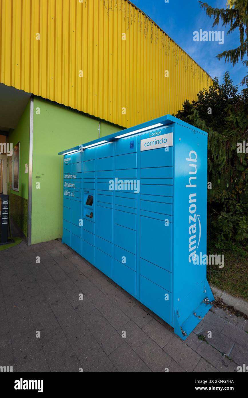 Cuneo, Italy - November 18, 2022: Amazon Hub Locker, where customers can pick up their order, in italiano centro commerciale shopping Grande Cuneo, ve Stock Photo