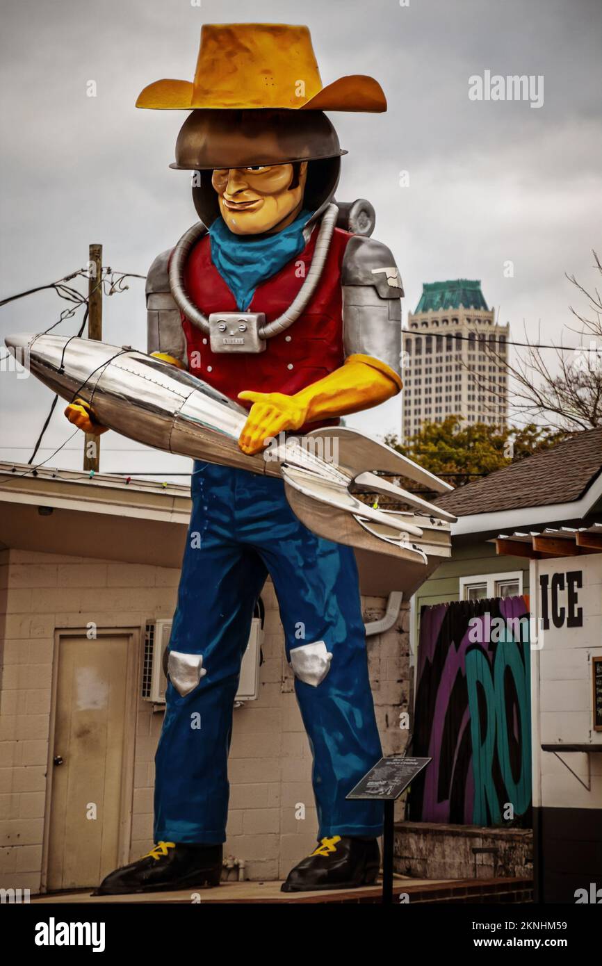 07 23 2021 Tulsa OK Buck Atom Space Cowboy statue with cowboy hat and rocket roadside attraction Stock Photo