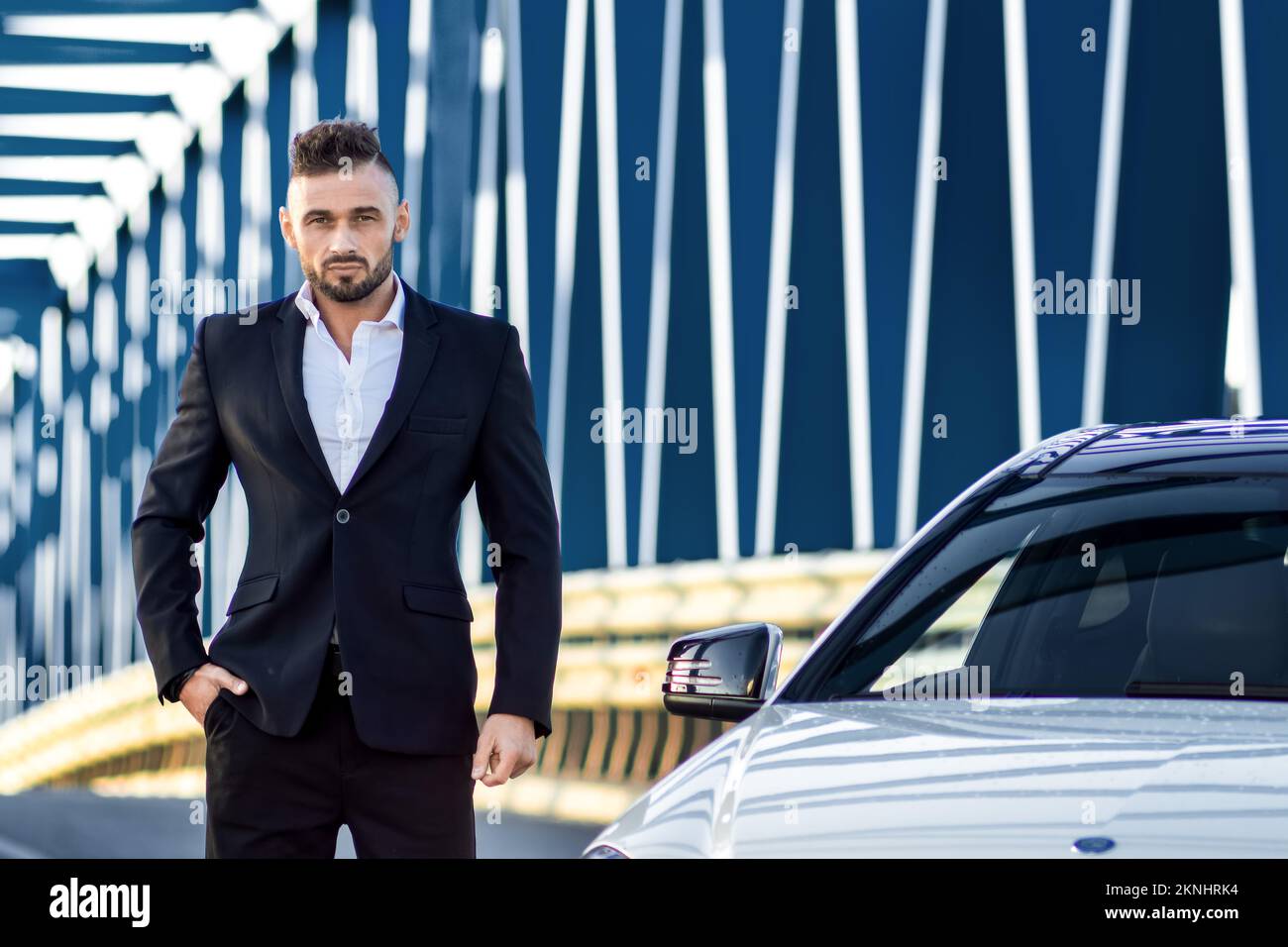 In frame portrait man suit hi-res stock photography and images - Alamy