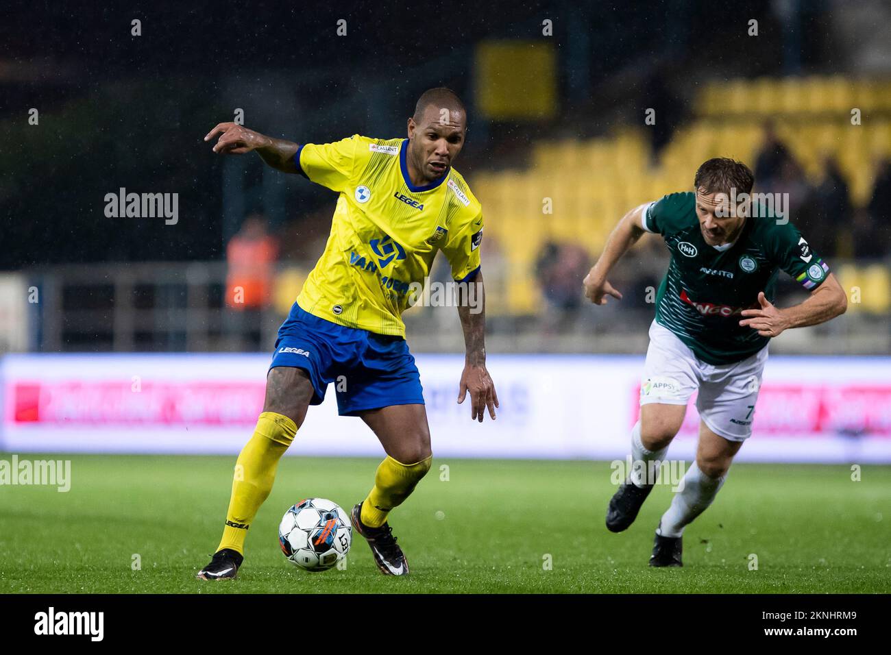 Beveren's Luiz Everton pictured in action during a soccer match between SK Beveren and Lommel SK, Sunday 27 November 2022 in Beveren-Waas, on day 15 of the 2022-2023 'Challenger Pro League' 1B second division of the Belgian championship. BELGA PHOTO KRISTOF VAN ACCOM Stock Photo