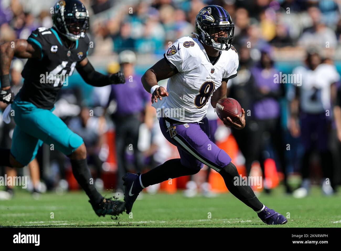 Baltimore, United States. 01st Nov, 2020. Baltimore Ravens quarterback  Lamar Jackson (8) is stopped by Pittsburgh Steelers linebacker Vince  Williams (98) on the 1 yard line during the first half at M&T