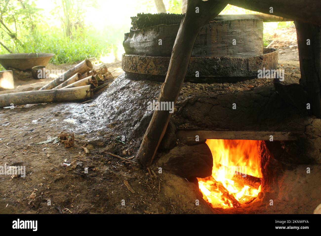 Traditional stove made of clay and wood Stock Photo Alamy