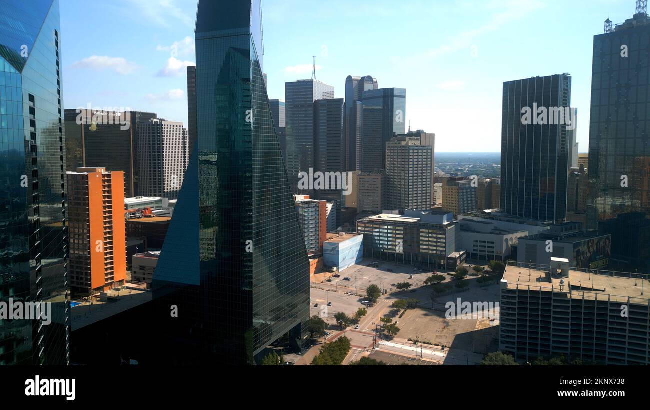 Aerial skyline in downtown dallas hi-res stock photography and images ...