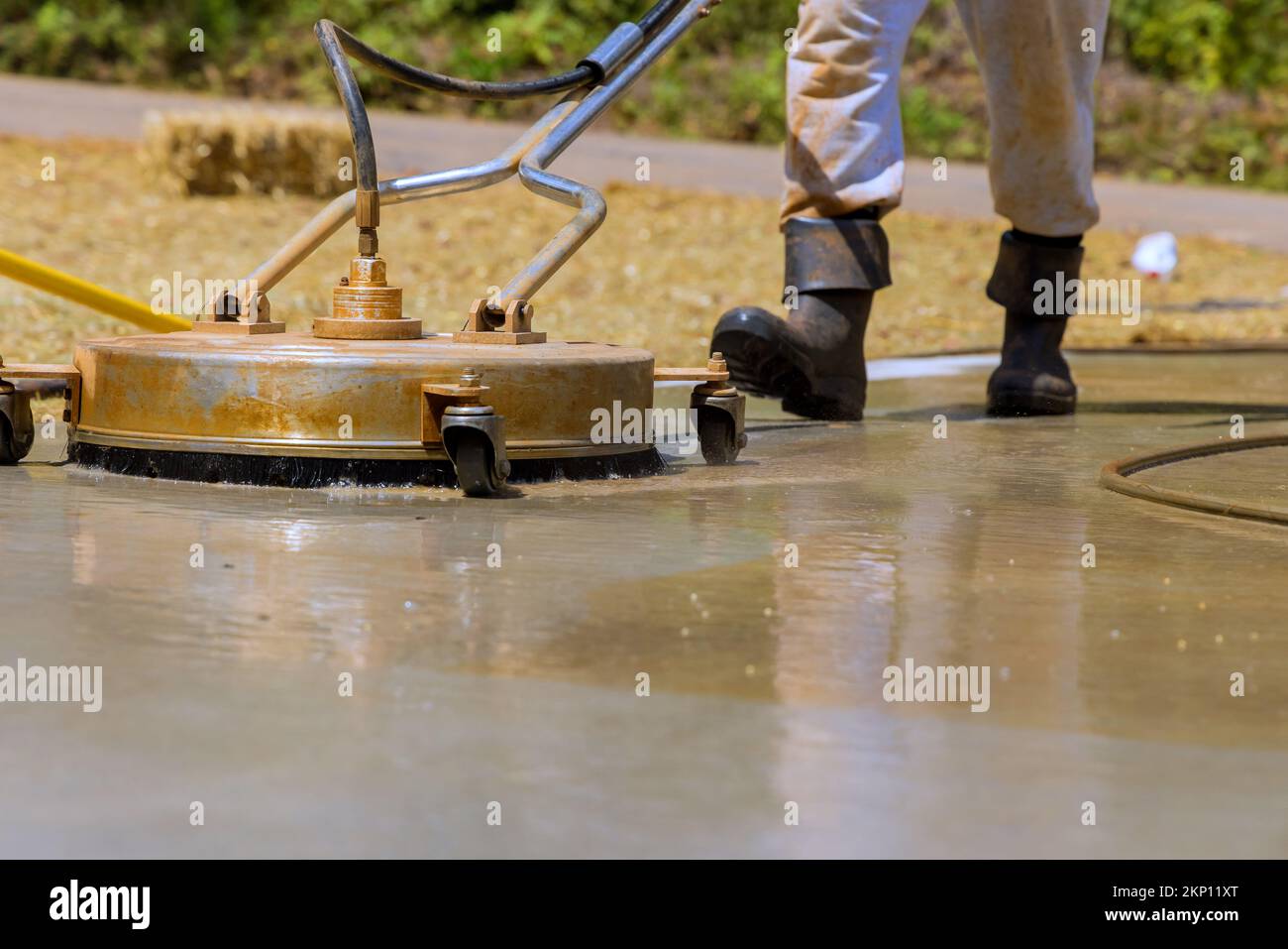 Used power washing machine road is equipped high pressure pump special