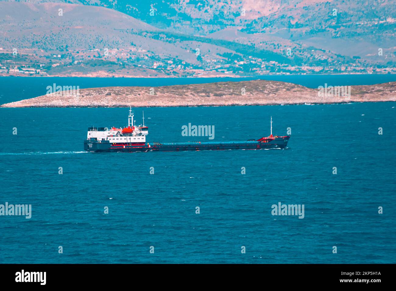 Ship carrying freight hi-res stock photography and images - Alamy