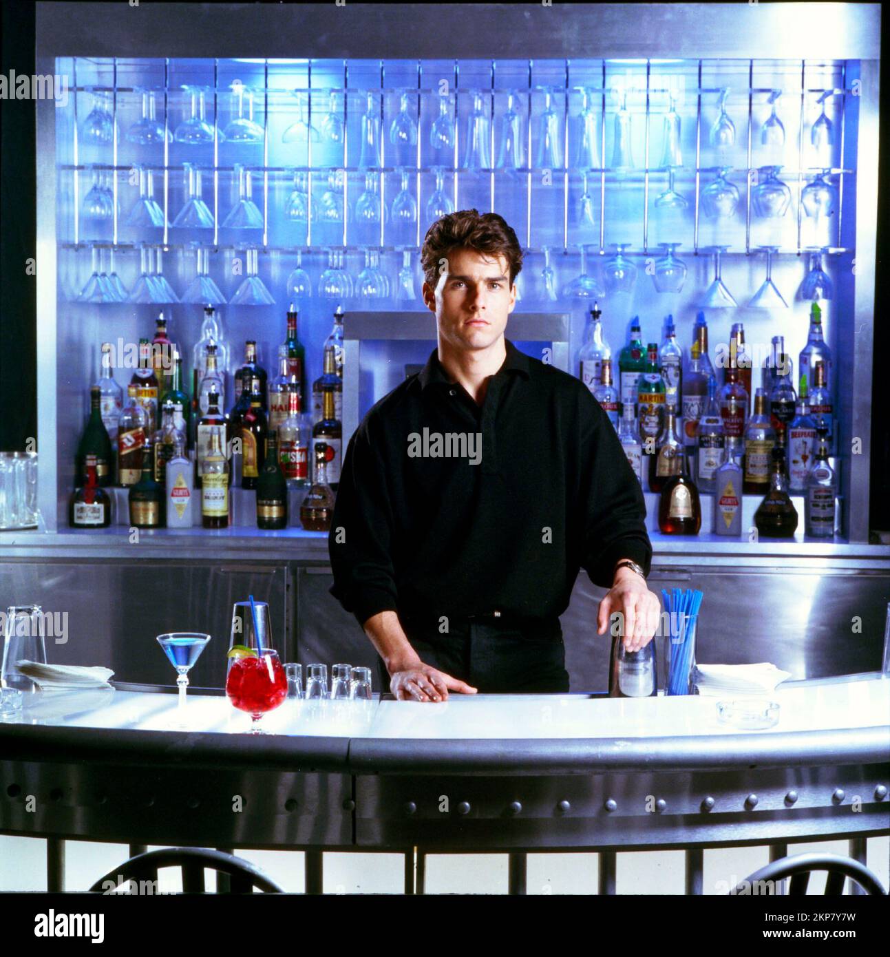 TOM CRUISE in COCKTAIL (1988), directed by ROGER DONALDSON. Credit: TOUCHSTONE PICTURES / Album Stock Photo