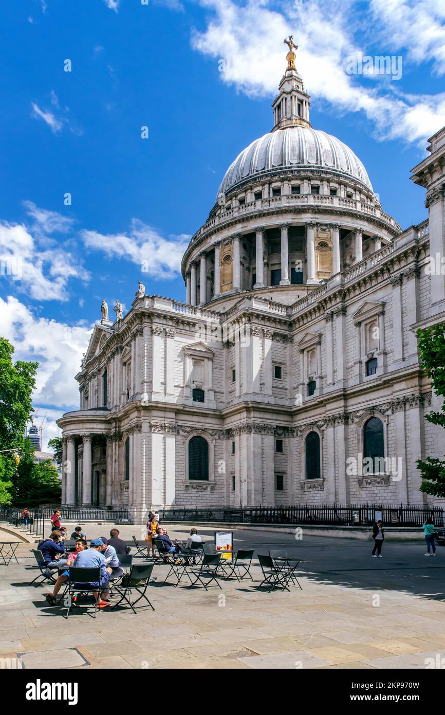 Street café in front of St. Paul's Cathedral, London, City of London, England, United Kingdom, Great Britain, Europe Stock Photo