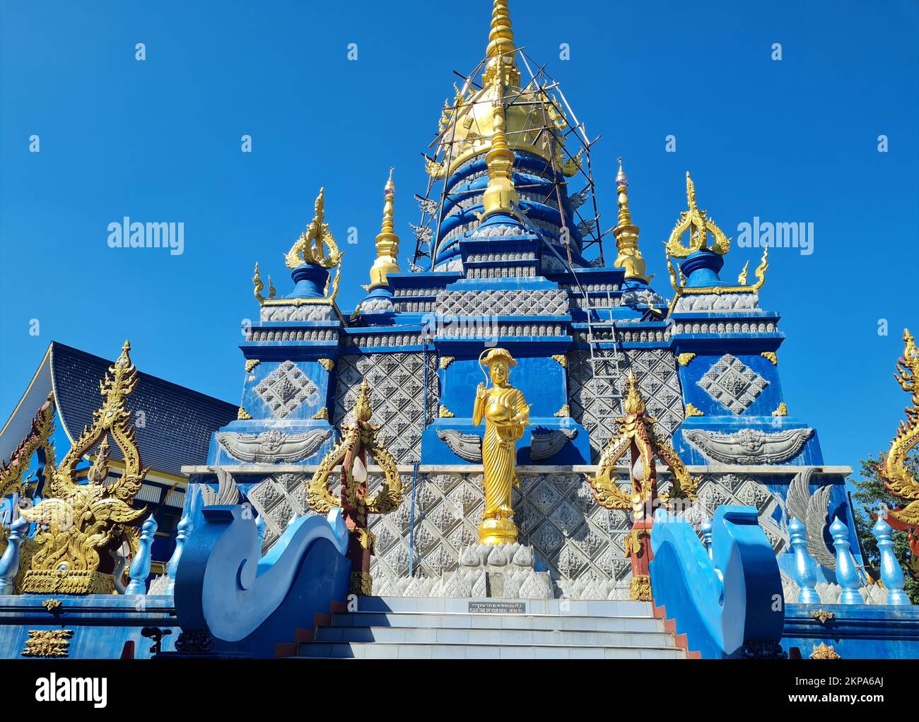 The Wat Rong Suea Ten (Blue Temple) in Chiang Rai, Thailand Stock Photo