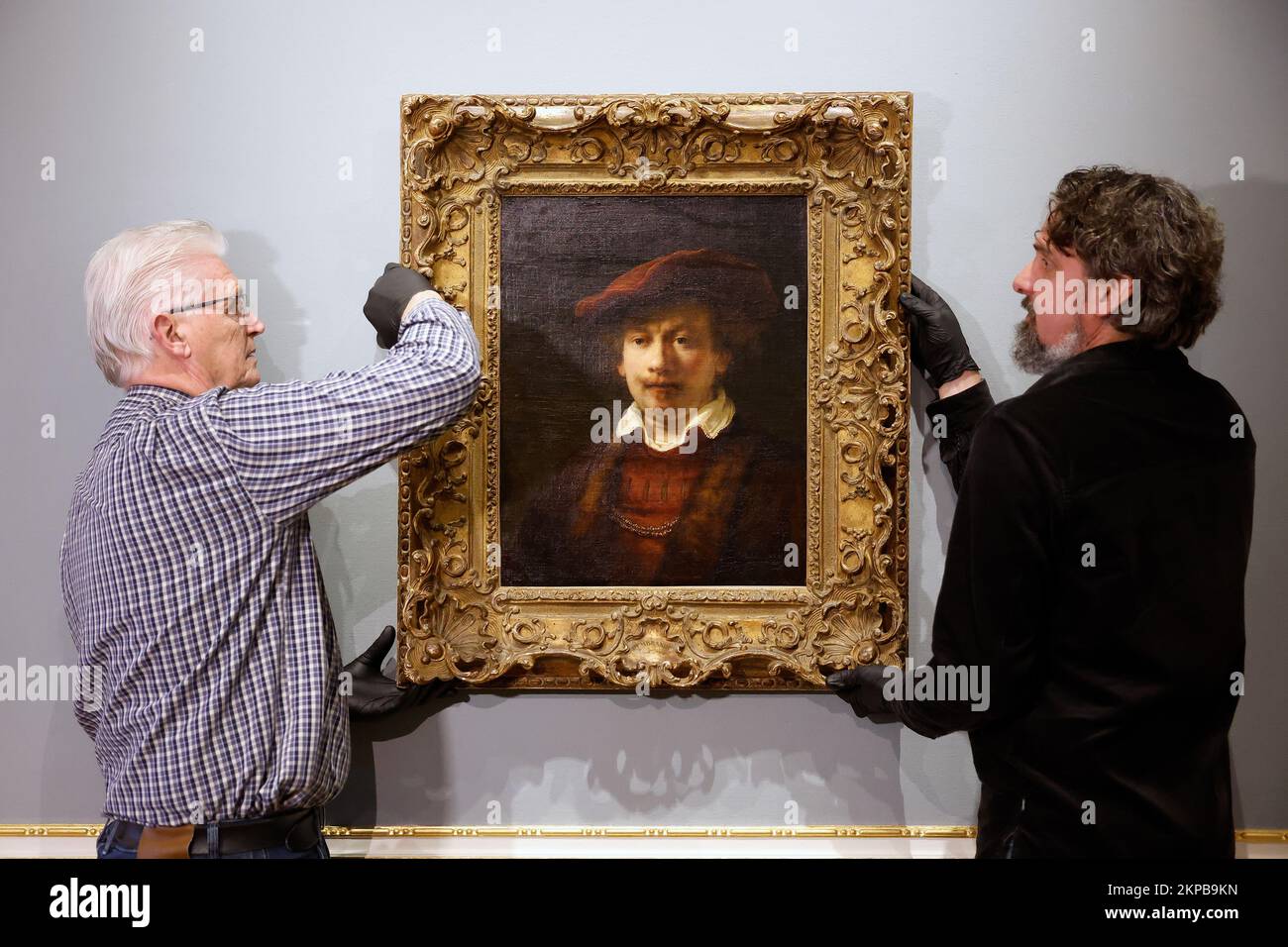The Hague, Netherlands. 28th Nov, 2022. THE HAGUE - A self-portrait by Rembrandt in The Hague's Escher in Het Paleis, where it already had a place between 1850 and 1894 when Prince Hendrik lived there. ANP BAS CZERWINSKI netherlands out - belgium out Credit: ANP/Alamy Live News Stock Photo