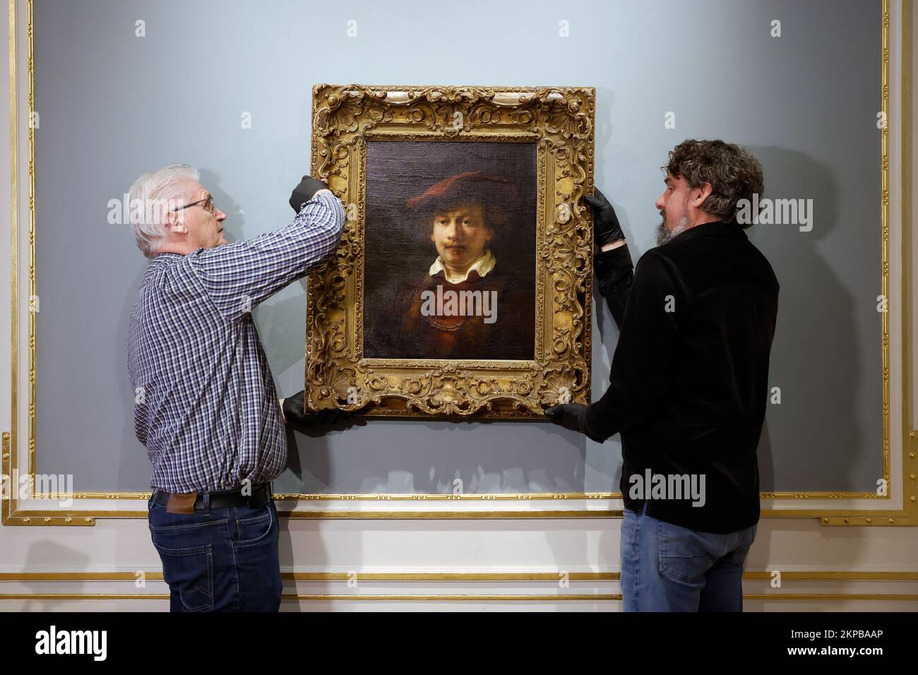 The Hague, Netherlands. 28th Nov, 2022. THE HAGUE - A self-portrait by Rembrandt in The Hague's Escher in Het Paleis, where it already had a place between 1850 and 1894 when Prince Hendrik lived there. ANP BAS CZERWINSKI netherlands out - belgium out Credit: ANP/Alamy Live News Stock Photo